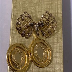 💚2 for$18. Brooch